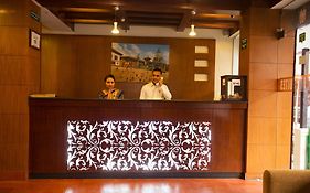 Hotel Jay Suites